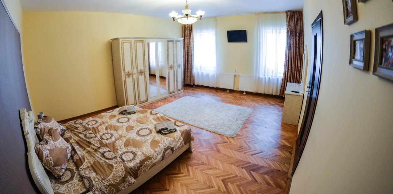 Apartment Luca Poarta Schei Braşov Eksteriør billede