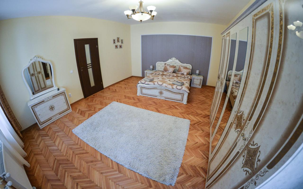 Apartment Luca Poarta Schei Braşov Eksteriør billede