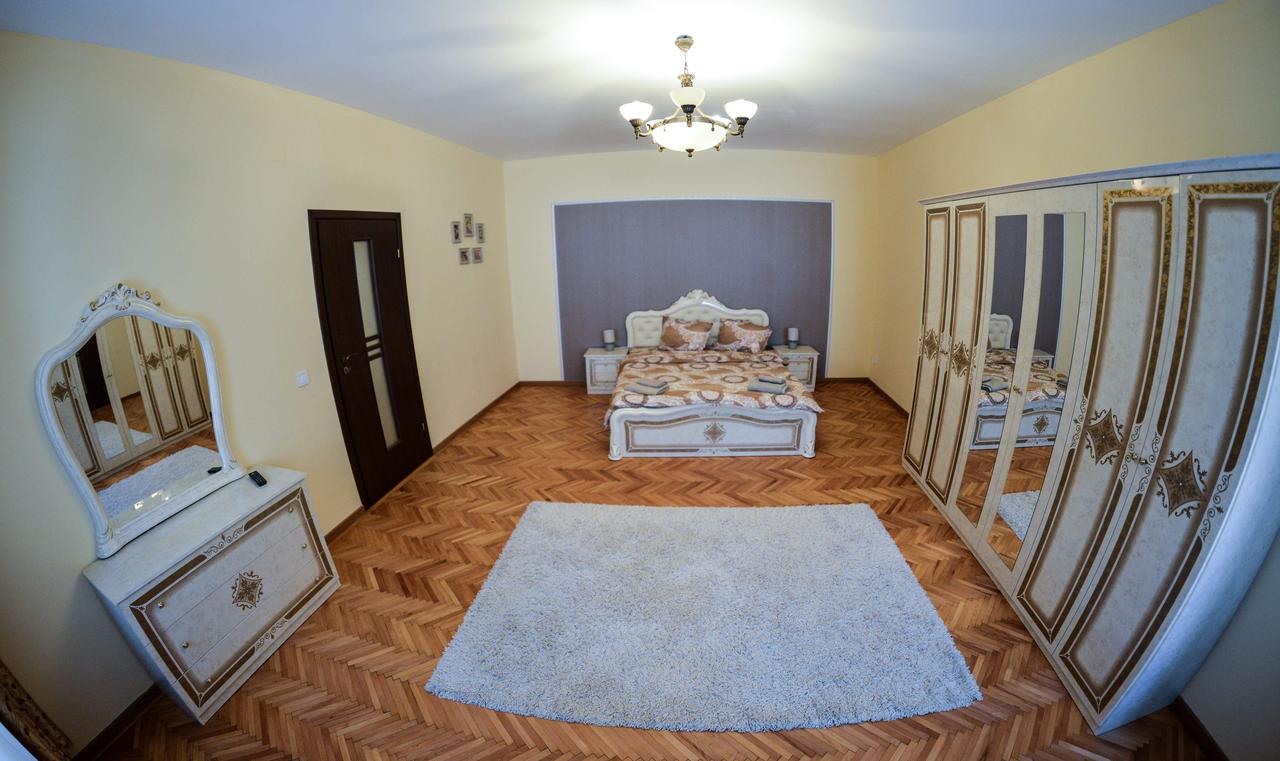Apartment Luca Poarta Schei Braşov Eksteriør billede