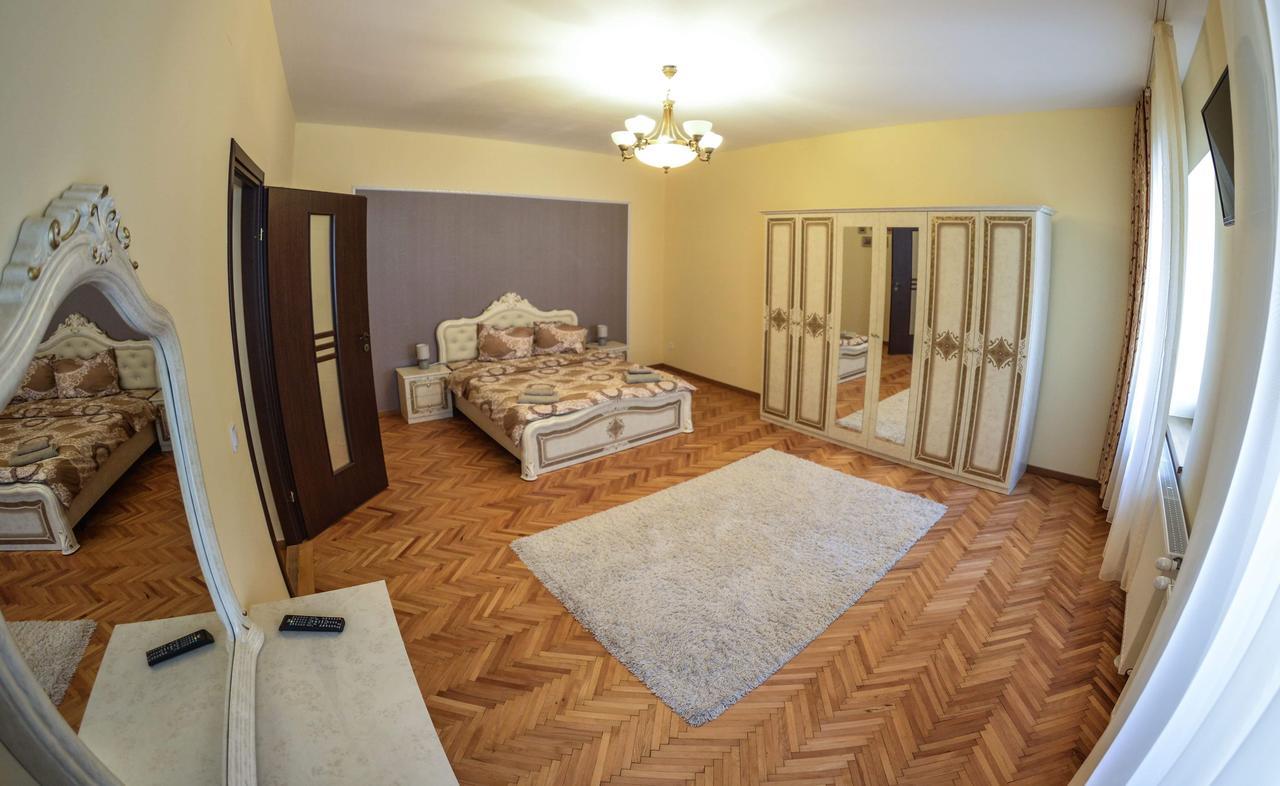 Apartment Luca Poarta Schei Braşov Eksteriør billede